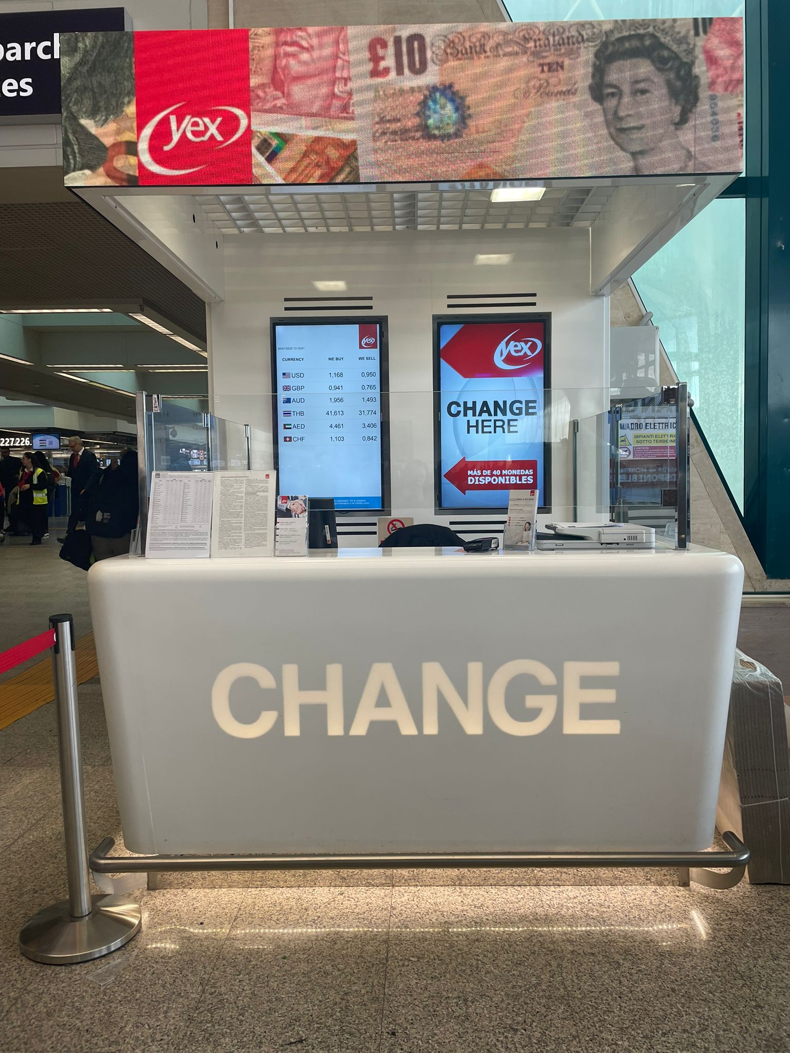 Front view of the agency in the Departures area of ​​Terminal 3