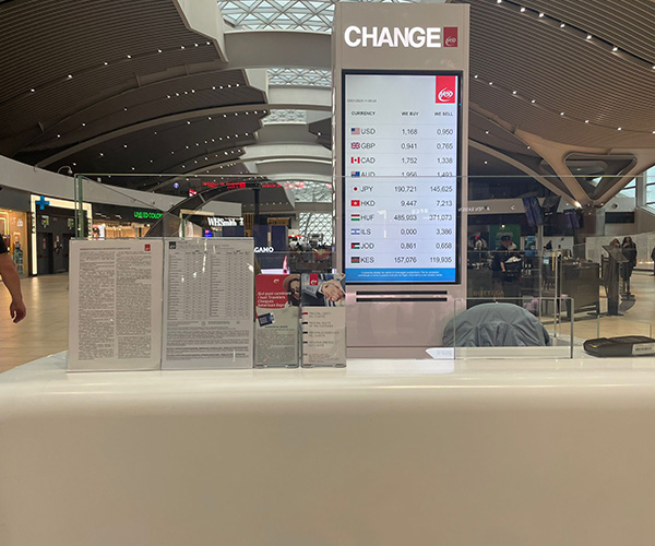 Image showing the yexChange agency at forebuilding of Fiumicino Airport.